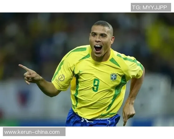 足球明星化身神秘老爷揭秘背后故事与趣闻分享