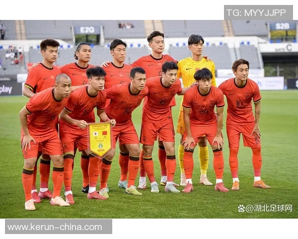 国足与国际足球明星实力对比分析及发展现状探讨