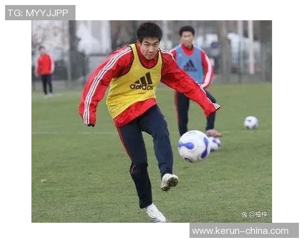 现代中国足球明星的崛起与挑战：从青训到国际舞台的奋斗历程