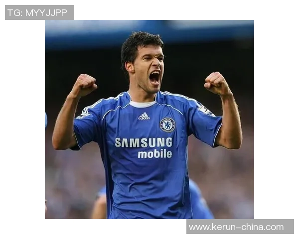 足球明星的爱情生活是否可以公开谈论与追求幸福