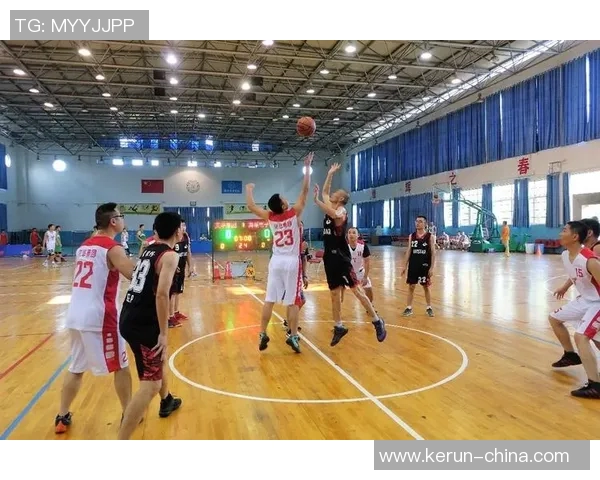 篮球明星街头闲逛时尚风采尽显与粉丝互动温馨瞬间